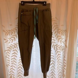 Qua joggers sz small graphite color
